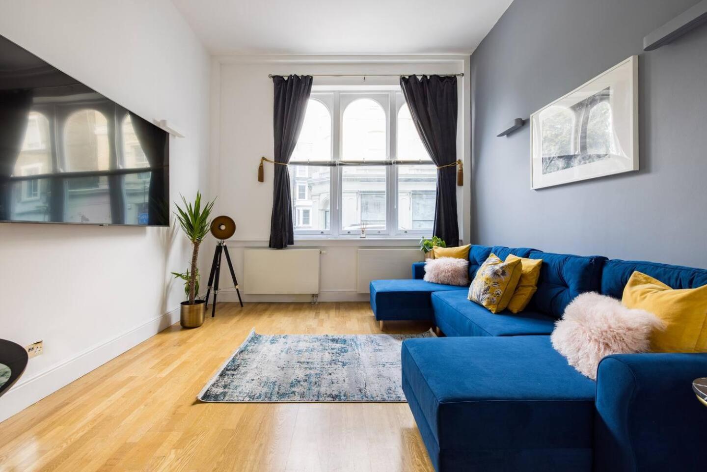 Appartamento Niru Experience Huge Private Terrace Londra Esterno foto